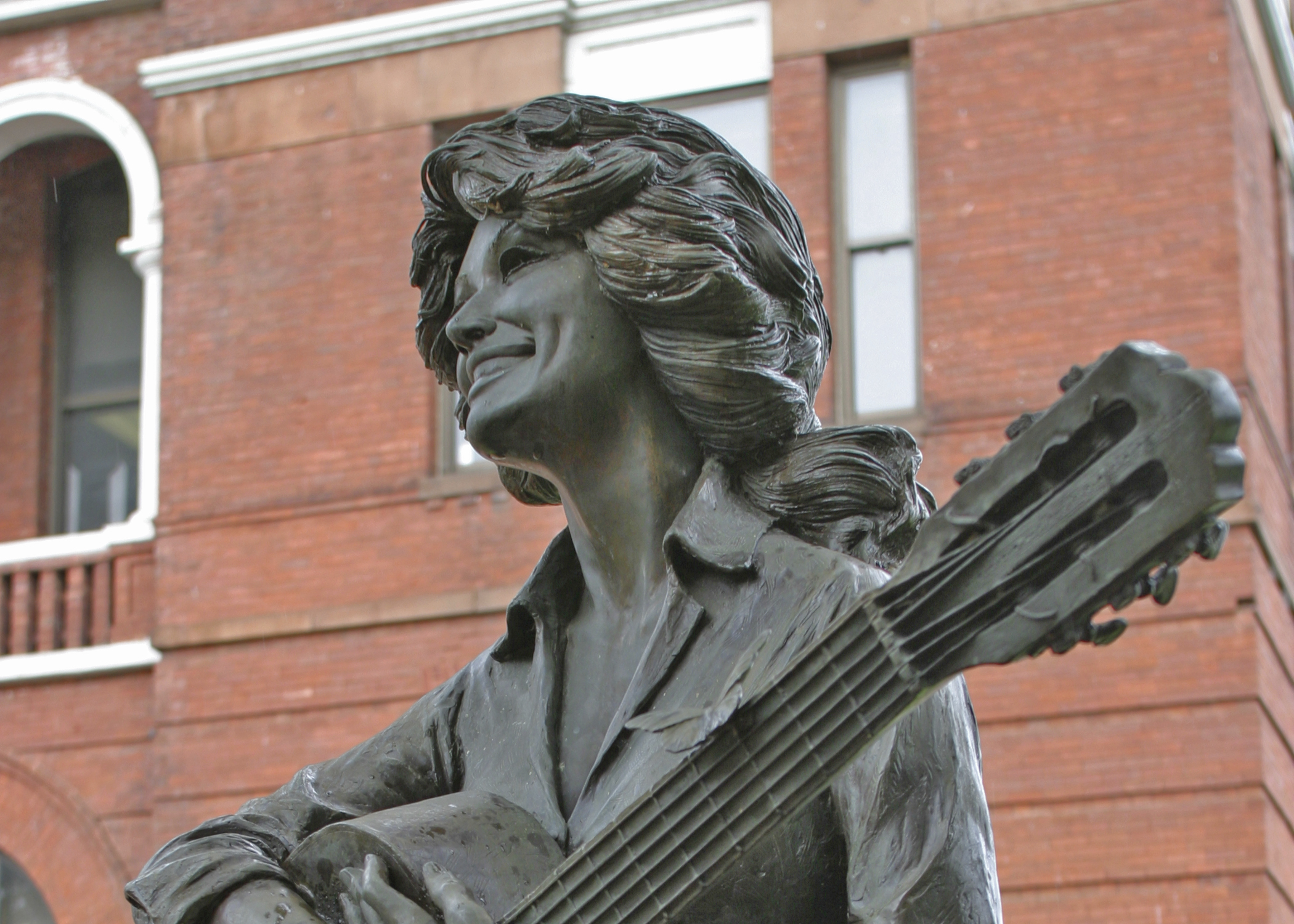 Dolly Parton statue