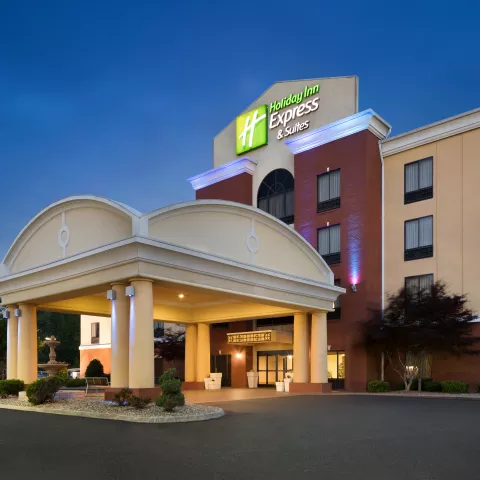 Holiday Inn Express & Suites Knoxville-Clinton