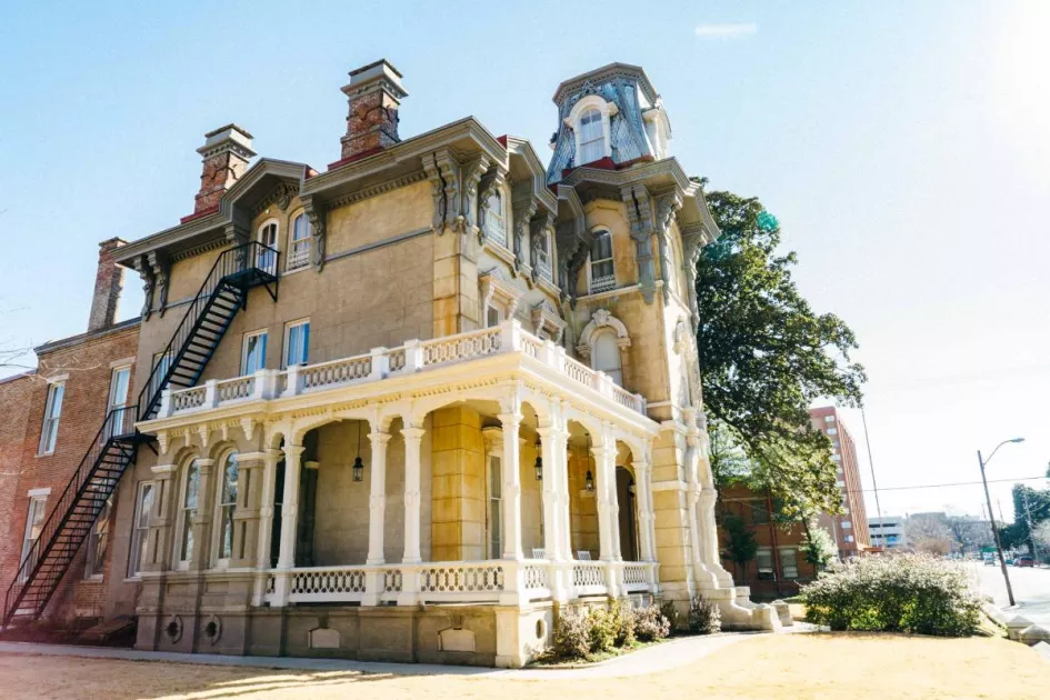 The James Lee House - photo by Josh Ness