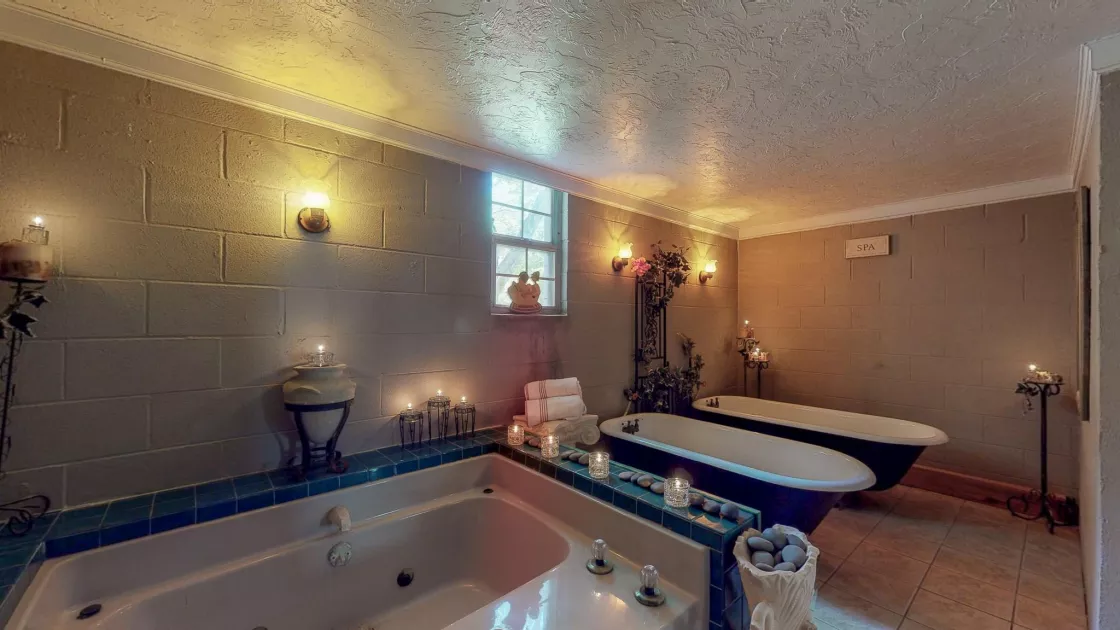 Enjoy a mineral bath in our spa.