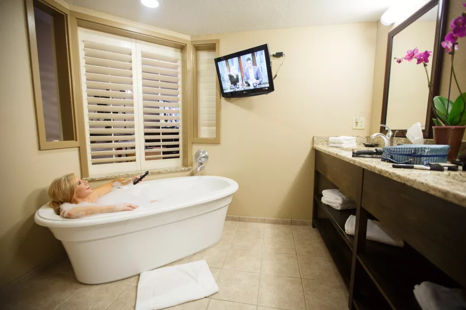 King Soaking Tub Suite