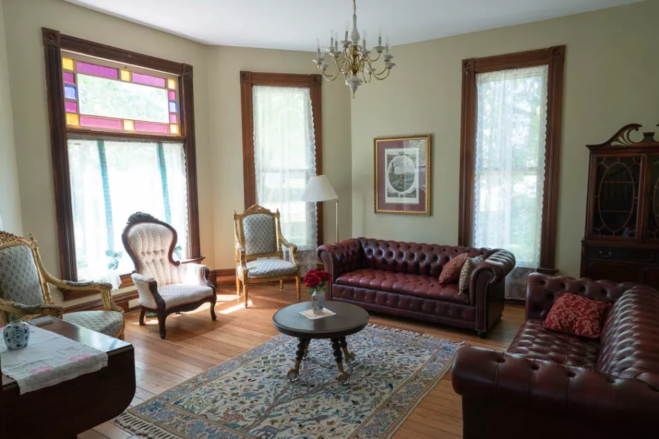 Commodore Inn Living Room